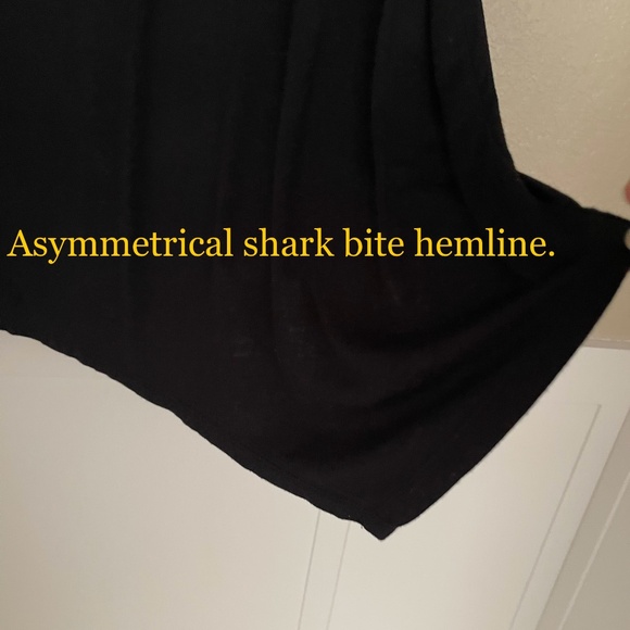 Cable and Gauge V-Neck Short Cap Sleeve Asymmetrical Black Tee Size Large - Picture 4 of 16